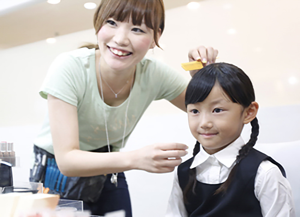 プロのヘアメイク技